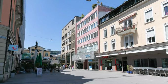 Der Bahnhofplatz in Baden. Der Bahnhofplatz in Baden.