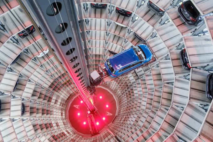 Schweizer Neuwagen stossen erneut mehr CO2 aus. Neuwagen