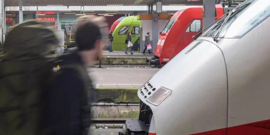 2019 gab es 471.000 Verspätungsminuten bei der Bahn. Foto: Axel Heimken/dpa