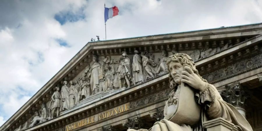 Die Colbert-Statue vor der Nationalversammlung