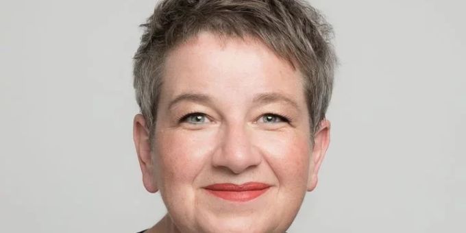 Gastbeitrag - Keller-Gätzi (FDP): Kostenbremse lässt Patienten warten