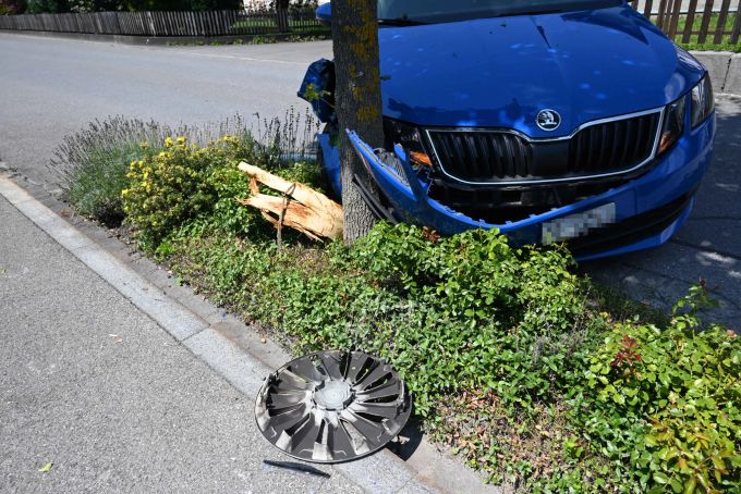 Beim Unfall entstand ein Sachschaden. Sachschaden.