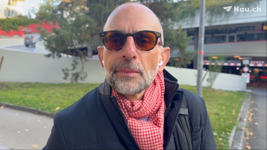 Renato (56) fragt sich, ob ein Brot für unter einem Franken nicht «vielleicht zu billig» ist.
