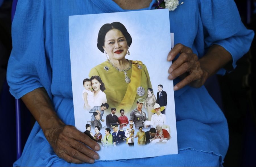 Die ehemalige thailändische Königin Sirikit ist mit 93 Jahren gestorben.