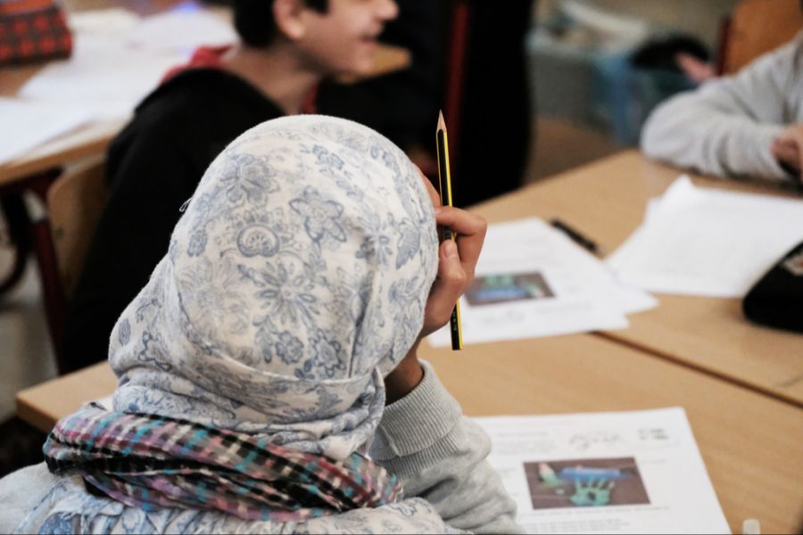 Ähnlich wie in Österreich: Dort ist in Schulen ist ein Kopftuchverbot unter 14 Jahren geplant. (Symbolbild)