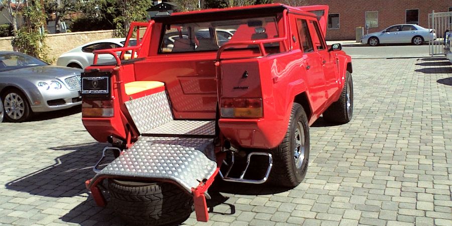 Lamborghini LM002