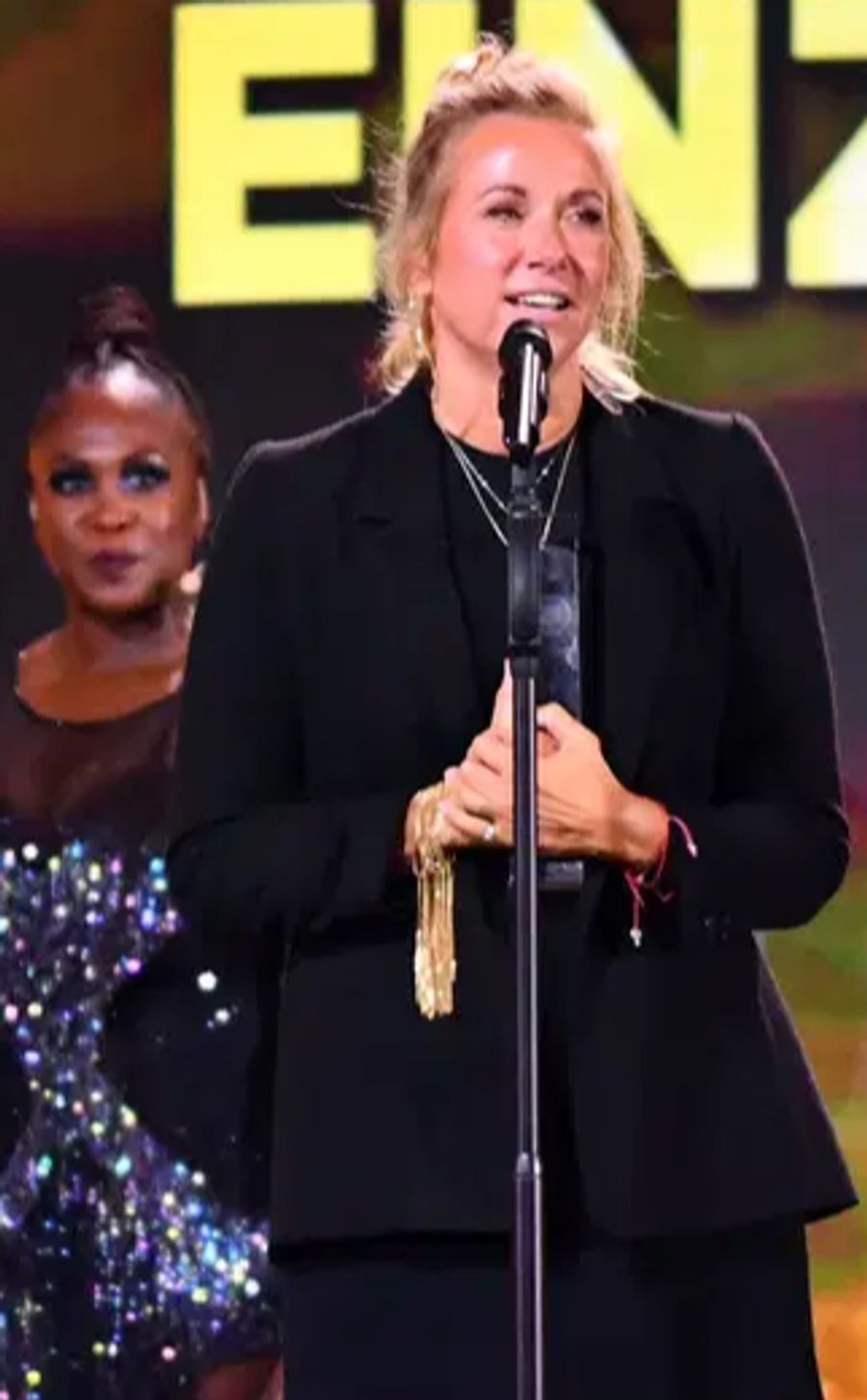 Im September 2021 wurde Kiewel für ihre Moderation mit dem Deutschen Fernsehpreis ausgezeichnet.