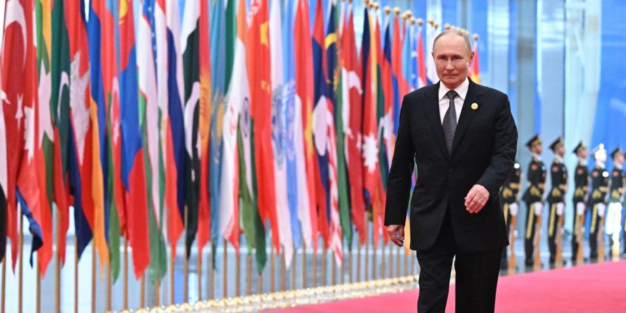 Russian President Putin visits China