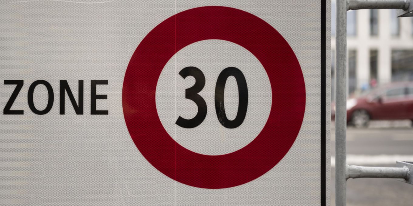 Spannende 30er Zone Zu Schnell Mit 1600 Worternfeed