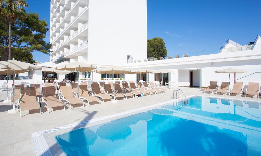 Das Grupotel Farrutx überzeugt mit einer vielseitigen Anlage – und der Strand von Can Picafort liegt nur wenige Schritte entfernt.