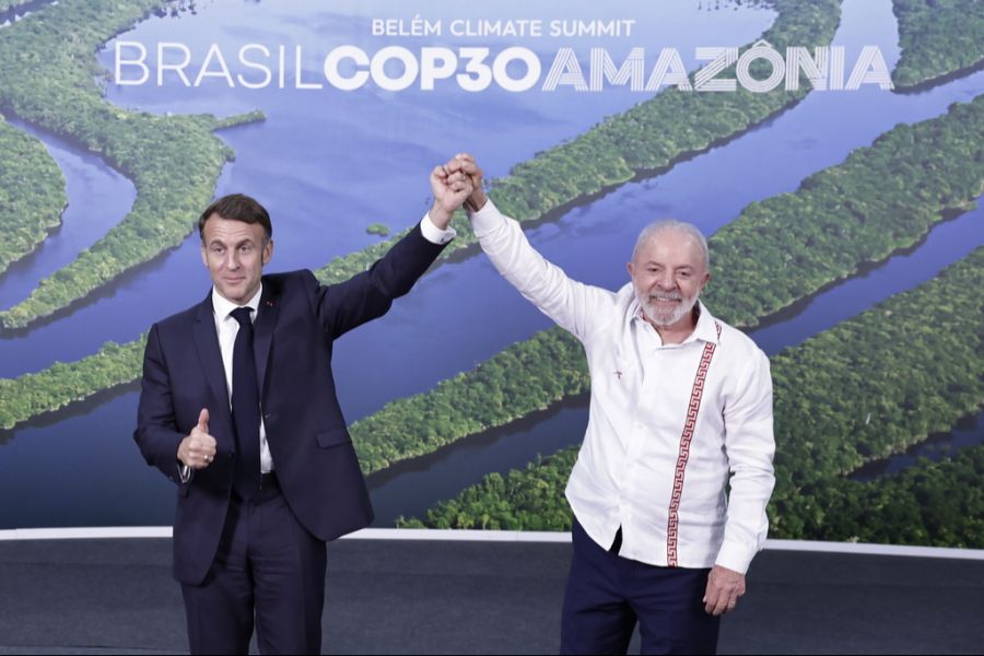 Frankreichs Präsident Emmanuel Macron und Brasiliens Präsident Lula da Silva haben den Gipfel am Montag eröffnet.