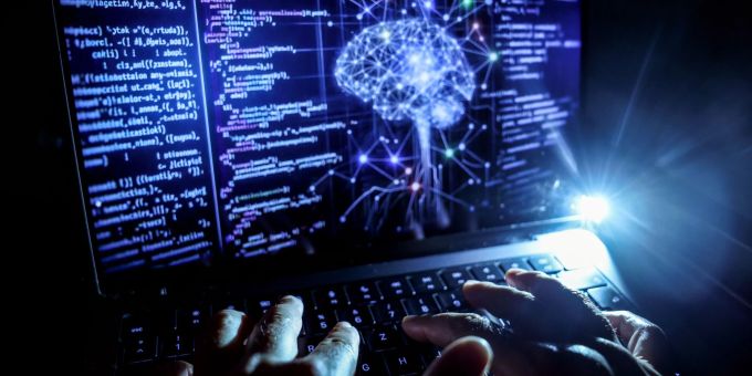 Drei von fünf Schweizern befürchten, dass die KI sie ihren Job kosten wird. Künstliche Intelligenz