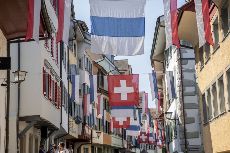 Das bekannte Steuerparadies der Schweiz: Kanton Zug hat die niedrigsten Steuern.