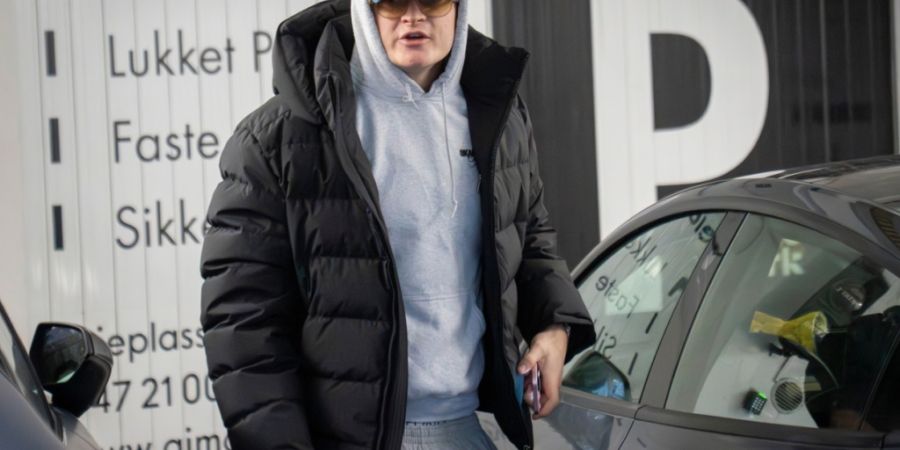 ARCHIV - Marius Borg Hoiby auf dem Weg zu einem Treffen mit seinem Anwalt in Oslo. Foto: Heiko Junge/NTB Scanpix/AP/dpa - ACHTUNG: Nur zur redaktionellen Verwendung und nur mit vollstä...