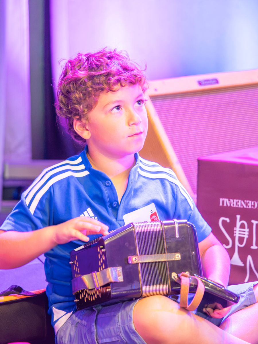 Ob Johann die Handorgel gefallen wird?
