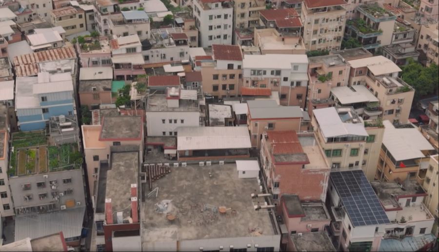 Mehr als 5000 Werkstätten und Fabriken stellen in Guangzhou Kleider her.