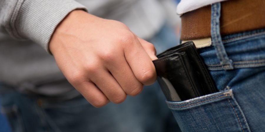 Die Berner Kantonspolizei hat im Oberland 15 Trick- und Taschendiebe ertappt. (Symbolbild)