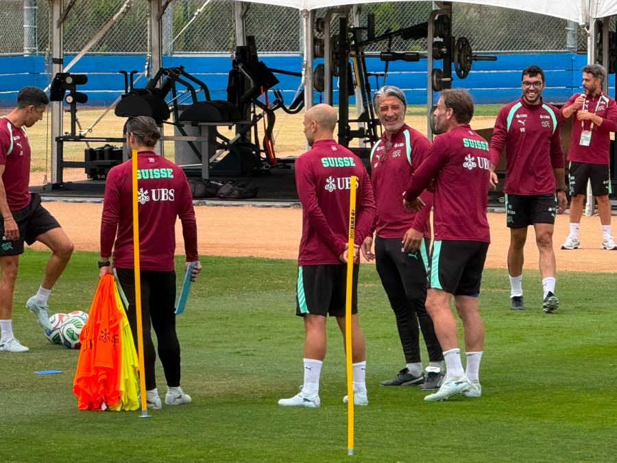 Das Trainerteam um Murat Yakin sieht eine konzentrierte Einheit seines Teams.
