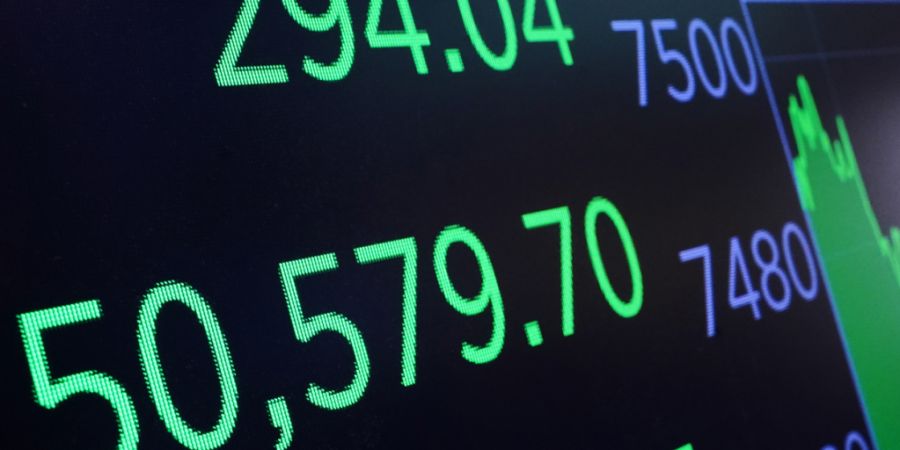 Der Leitindex Dow Jones Industrial blieb nach dem langen Wochenende knapp unter seiner Bestmarke vom Freitag. (Archivbild)