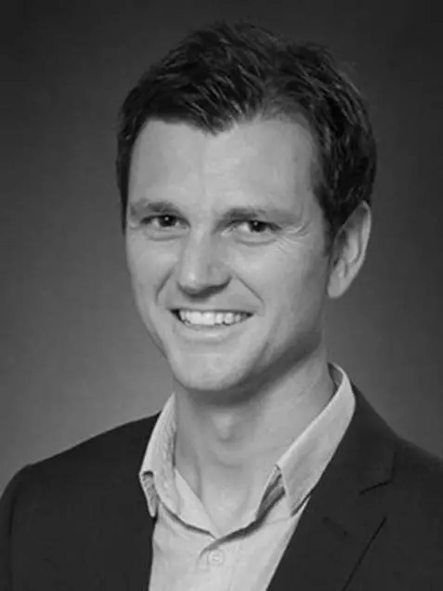 Christian Gressbach ist Dozent für Dienstleistungs- und Tourismusmarketing an der Fachhochschule Graubünden. Er spricht über die Auswirkungen der Katastrophe auf den Schweizer Tourismus.