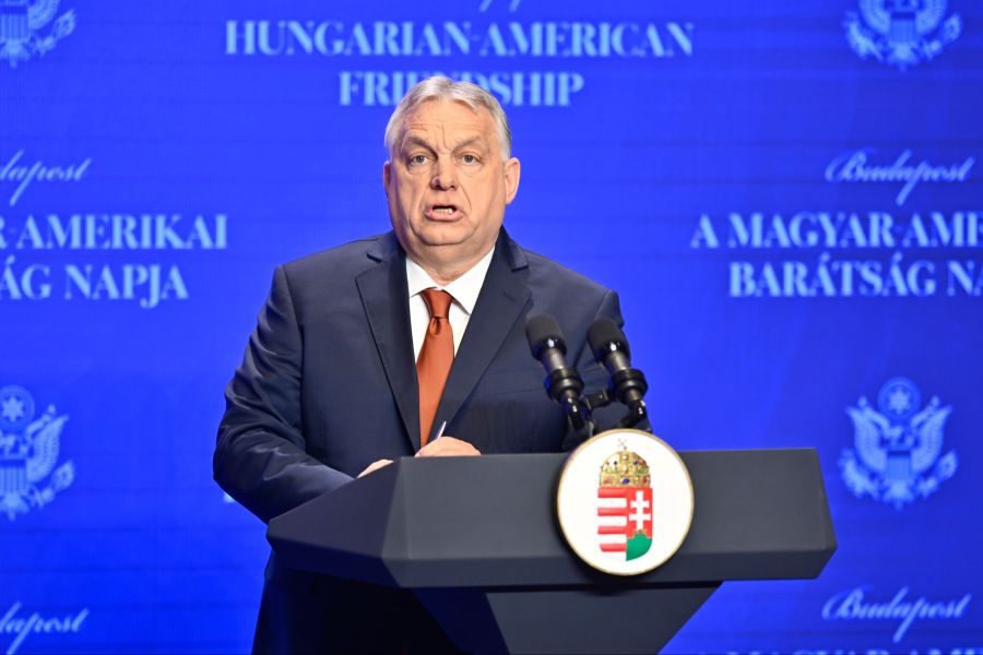 «Oder ob das amtierende Fidesz-Regime versuchen wird, seine Macht mit autoritären Mitteln zu sichern.»