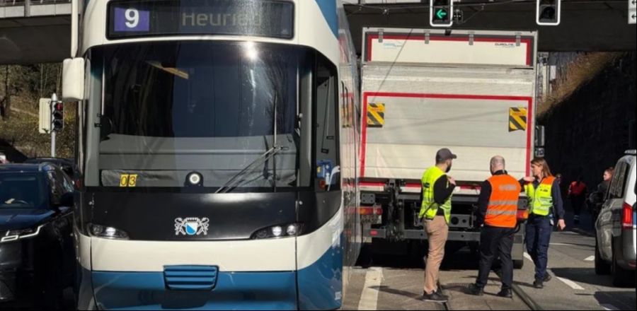 Der Tramverkehr in der Rämistrasse istunterbrochen.