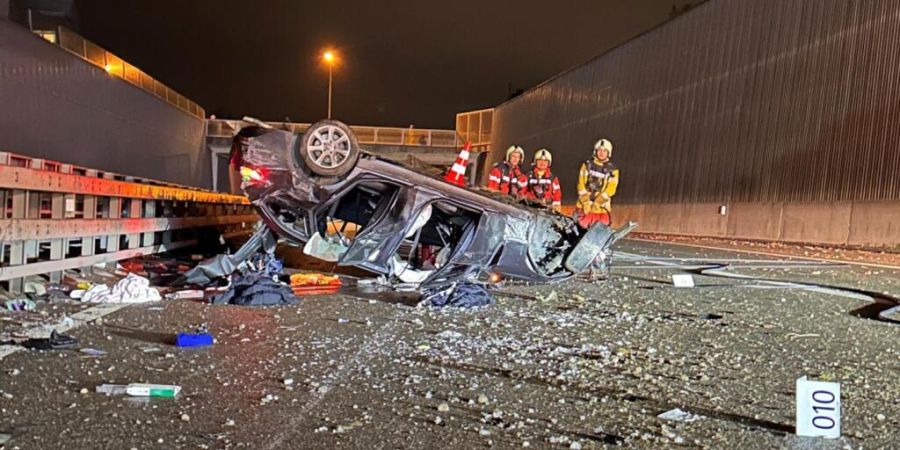 Die Kantonspolizei stellt einen Anstieg bei den schweren Verkehrsdelikten fest. Dazu zählen auch Raserfahrten, die häufig zu Unfällen mit Schwerverletzten führen. (Archivbild)