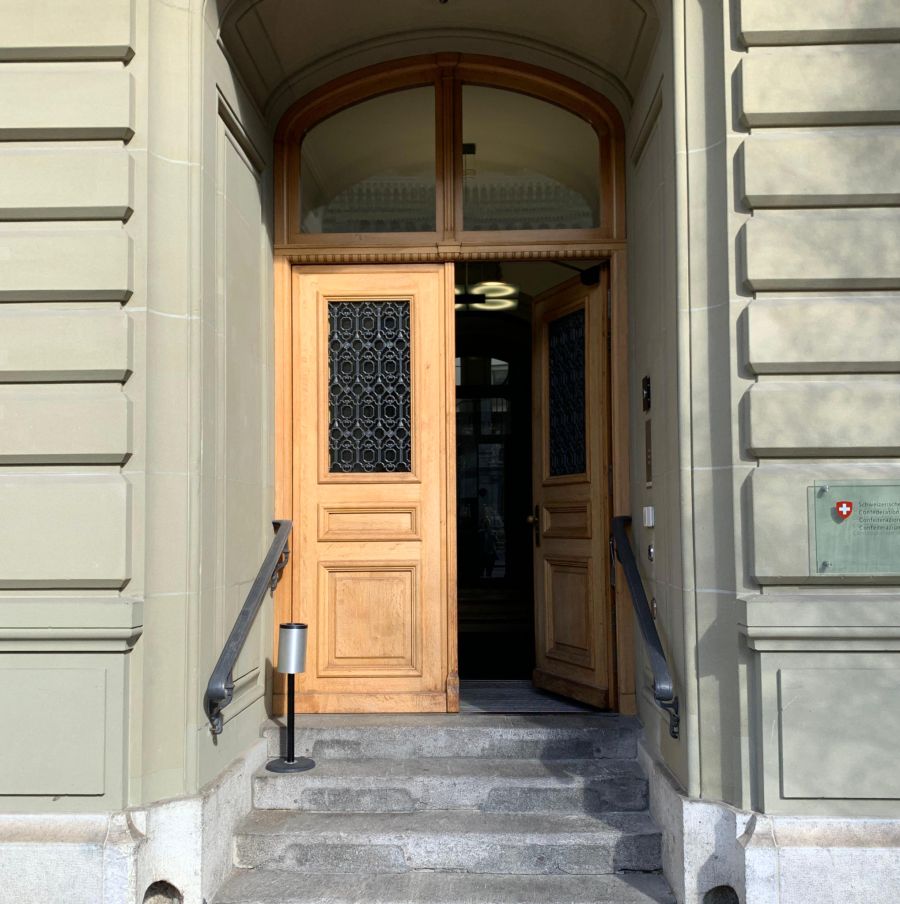 Türe Medienzentrum des Bundes