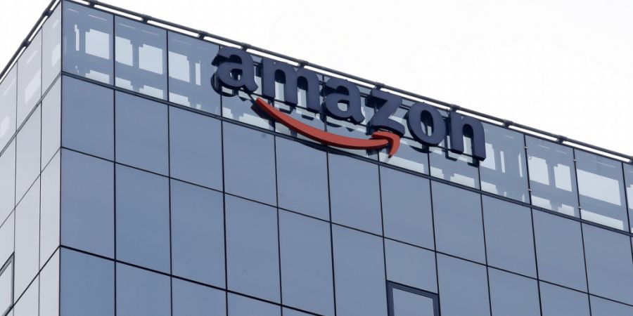 US-Präsident Donald Trump behauptet, seine Zölle erhöhten nicht die US-Inflation, sondern machten das Land reicher. Amazon sieht jedoch, dass die Preise für Amerikaner dadurch schri...