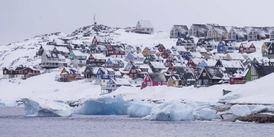 ARCHIV - Nuuk auf Grönland. Foto: Evgeniy Maloletka/AP/dpa/Archivbild
