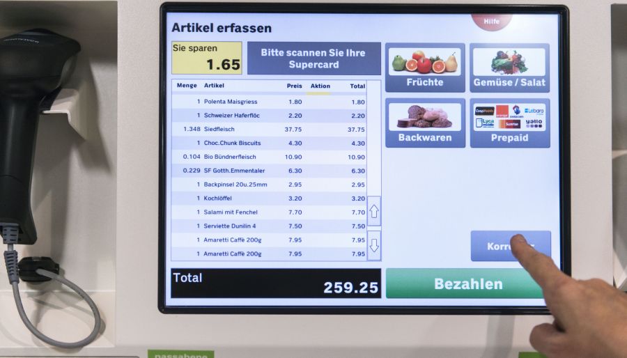 Bei Coop sind je nach Kundenfrequenz nicht immer alle Self-Checkout-Kassen geöffnet.