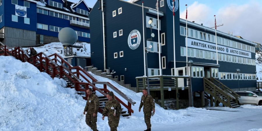 dpatopbilder - Soldaten am Arktisk Kommando in Nuuk. Foto: Julia Wäschenbach/dpa