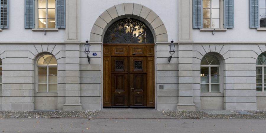 Ein Firmenchef soll eine Bewerberin beim Vorstellungsgespräch sexuell belästigt haben. Das Obergericht sieht dafür aber keine Beweise und spricht ihn frei. (Archivbild)