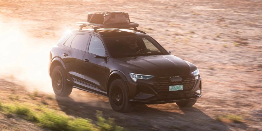 Audi Q8 e-tron Dakar