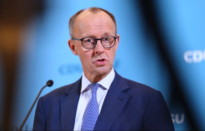 AfD-Chefin Alice Weidel bietet Friedrich Merz eine Koalition an. (Archivbild) Alice Weidel Friedrich Merz