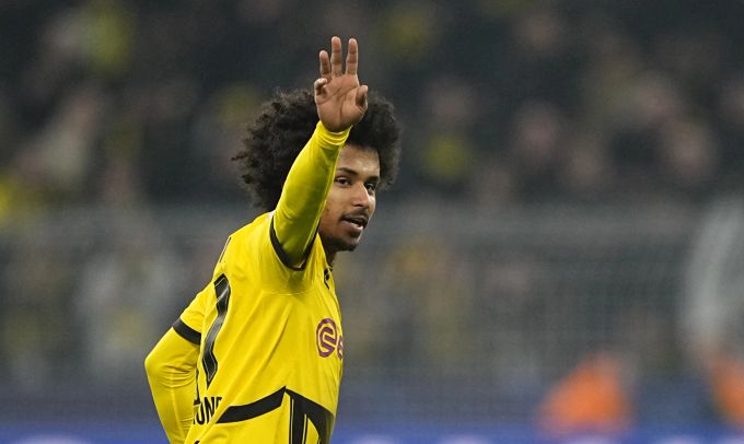 Dortmunds Karim Adeyemi feiert sein Tor zum 1:0 im Spiel gegen Lille. BVB