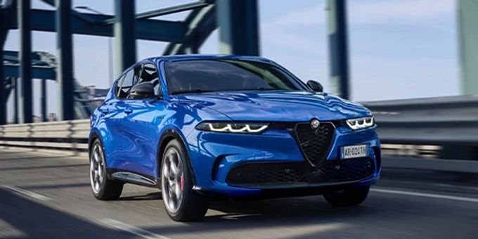 Der Alfa Romeo Tonale ist das erste elektrifizierte Modell der Marke und wird sowohl als Mild-Hybrid als auch als Plug-in-Hybrid angeboten. Alfa Romeo Tonale