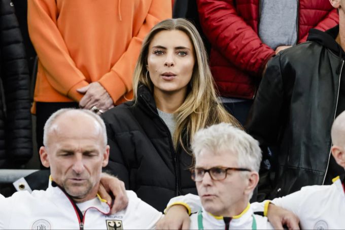 Sophia feuert ihren Liebsten bei Tennisturnieren an. sophia thomalla tennis