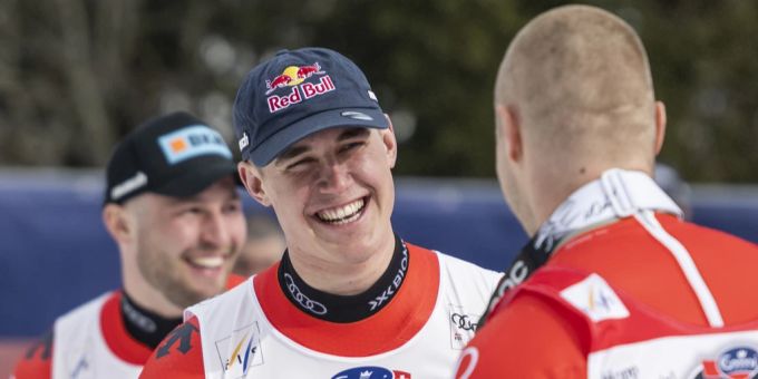 Die Schweizer Abfahrer sind mit einem Grinsen an die letzte Abfahrt der Saison angereist: Sie blegen die Ränge 1-3 der Disziplinenwertung. Swiss Ski Marco Odermatt