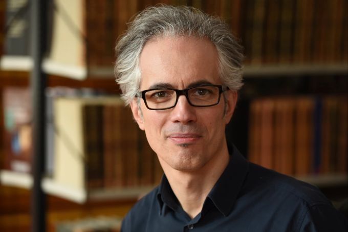 Edvin Pezo ist Südosteuropahistoriker am Leibniz-Institut für Ost- und Südosteuropaforschung. Edvin Pezo