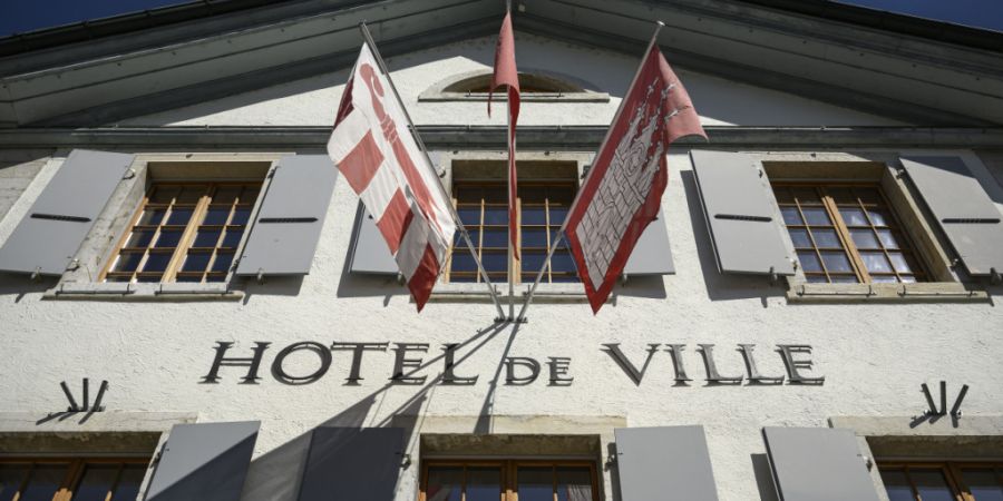 Der Kantonswechsel von Moutier betrifft auch den Kanton Zürich. Er muss rund 16 Millionen Franken zahlen. Im Bild das Rathaus von Moutier. (Archivbild)