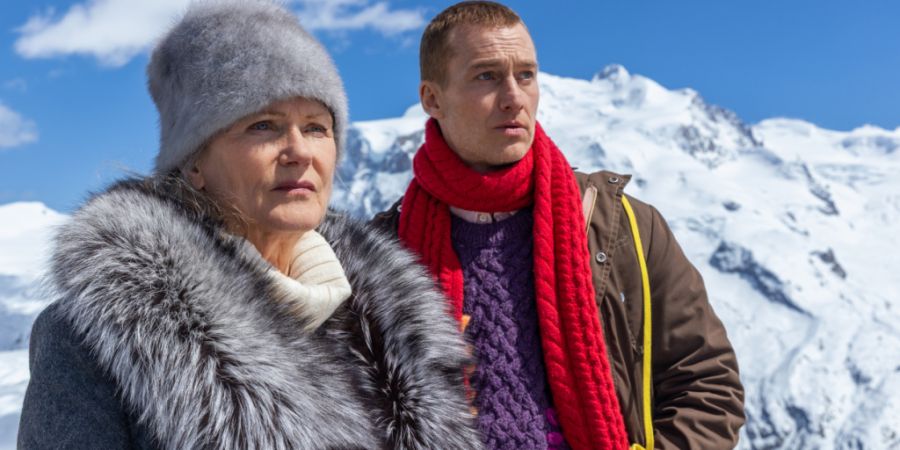 In ihrer Filmadaption stilisiert Finsterwalder das Bild der Schweiz - Kulisse von Christian Krachts Romanvorlage sind Zürich als Inbegriff von Wohlstand und ein idealisiertes Berner Ob...
