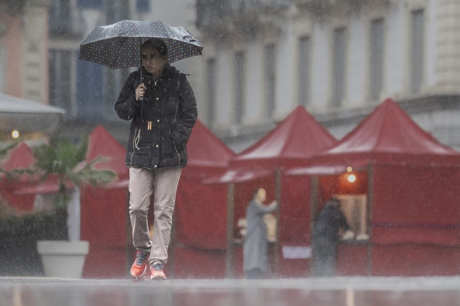 Es wird kalt! Stellenweise bleibt das Thermometer am Sonntag auch im Flachland im einstelligen Bereich
