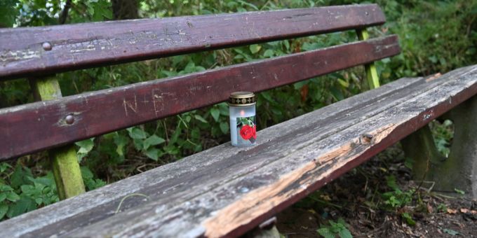 In Dorsten (D) wurden eine Frau und ein Kleinkind tot an einem Waldweg entdeckt. Dorsten