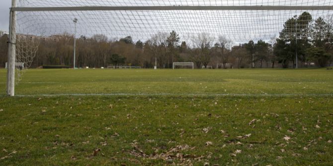 FC Sarajevo SChiedsrichter attacke
