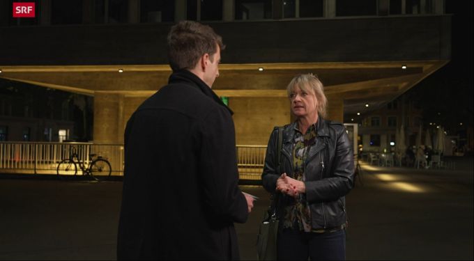Daniela Lager mit Drogen-Experte Dominique Schori am Zürcher Helvetiaplatz. daniela lager
