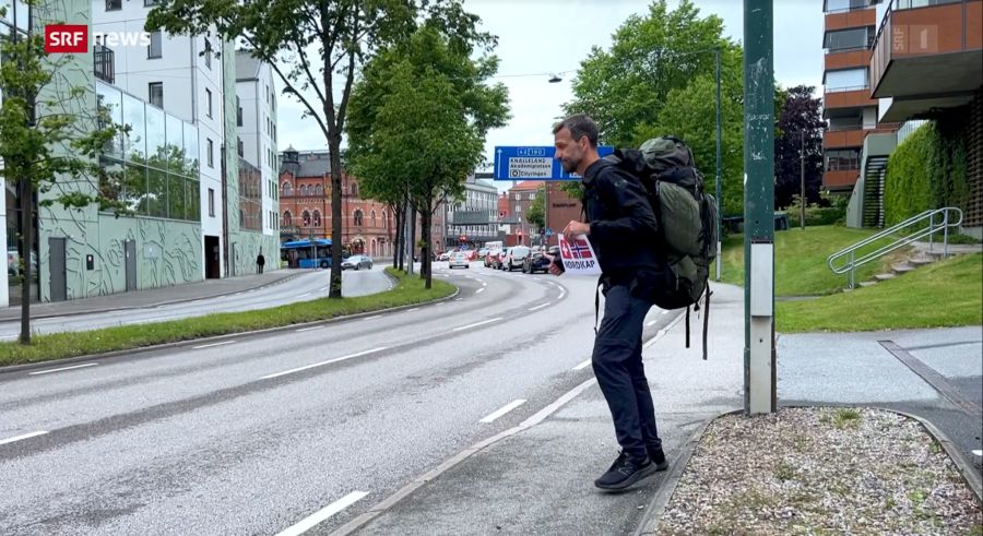 Doch auch in Göteborg wird der SRF-Reporter von vorbeifahrenden Autos ignoriert. Die Angst in der Bevölkerung ist offenbar gross.