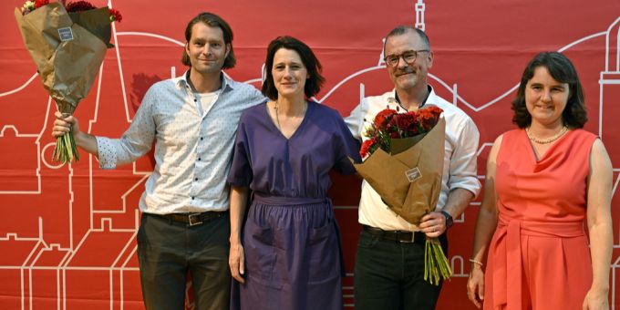 Kantonsrat Tobias Langenegger, Nationalrätin Celine Widmer, Stadtrat Raphael Golta und Stadträtin Simone Brander, vlnr, nach ihrer Nomination für die Kandidatur in den Stadtrat. Raphael Golta