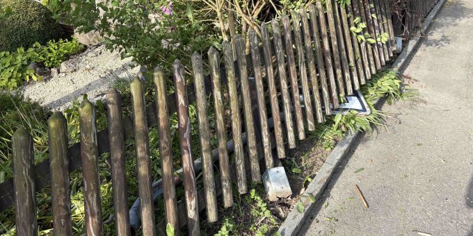Bei einem Selbstunfall in Gähwil verursachte ein fahrunfähiger Autofahrer Sachschaden. Unfall Gähwil