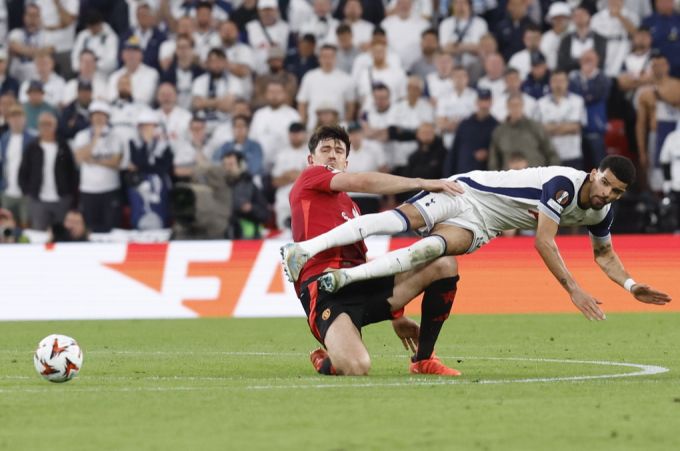 Englisches Duell im Final der Europa League: Zwischen Tottenham Hotspur und Manchester United geht es zur Sache. Europa League